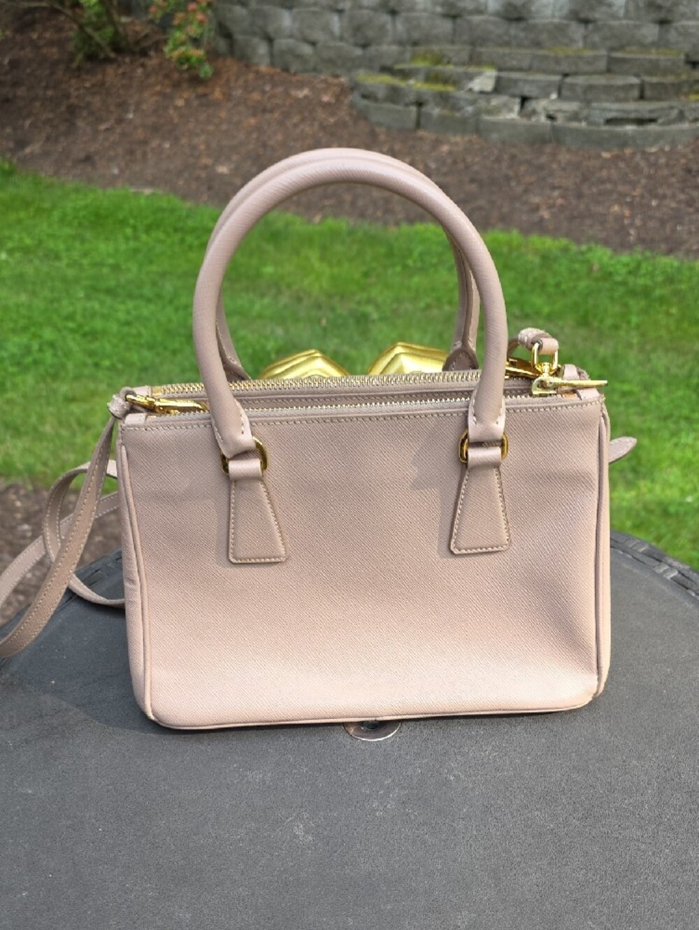 Prada Galleria Small Saffiano leather bag with COA - Picture 3 of 11